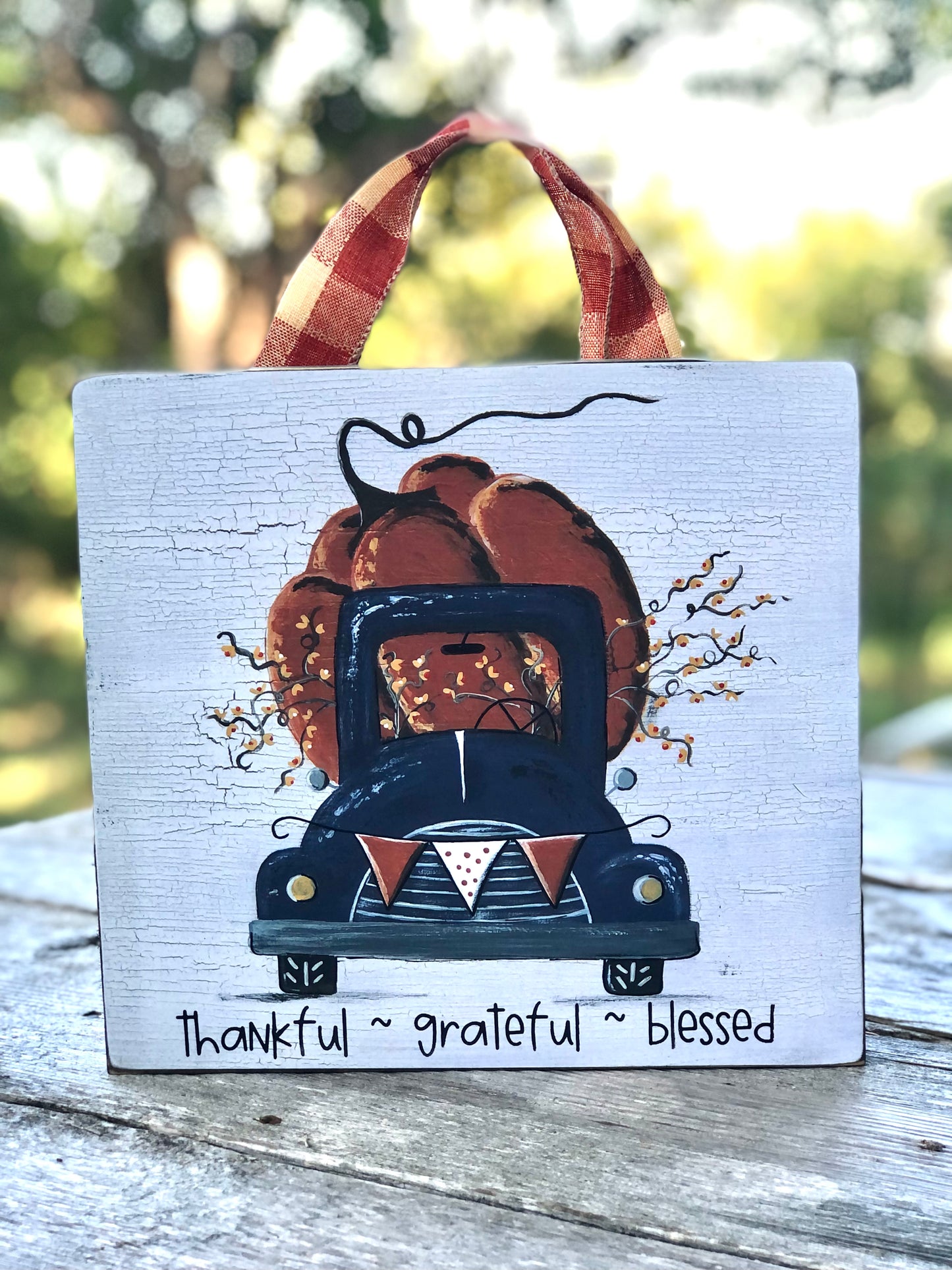 TRUCK -9.25 IN. NAVY WITH PUMPKIN PRINT - WOOD SIGN