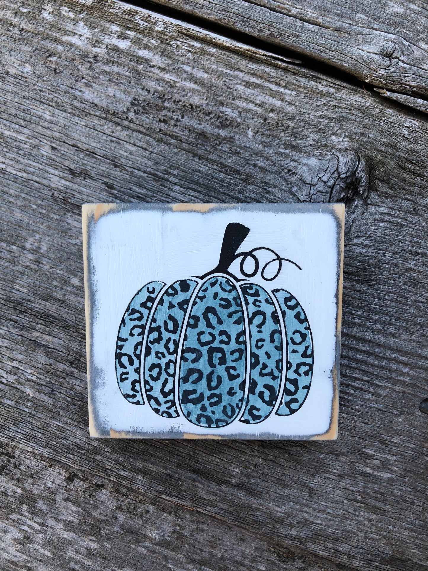 MINI LEOPARD PUMPKINS - WOOD SIGN