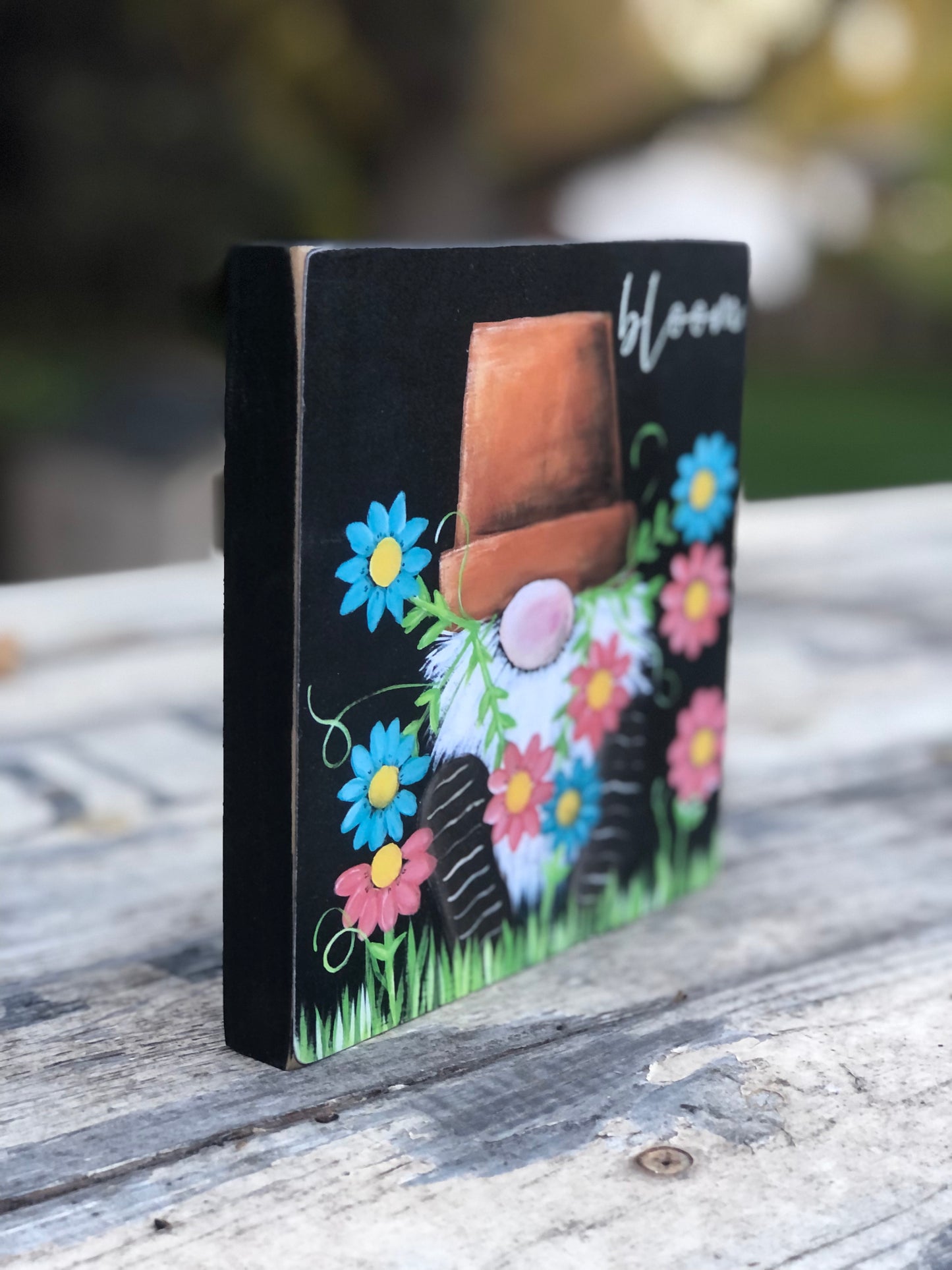 GNOME PRINT- DOUBLE SIDED CUTE GNOME WITH FLORAL POT AS A HAT SAYING HI WOOD SIGN WITH AN INSPIRATIONAL SAYING