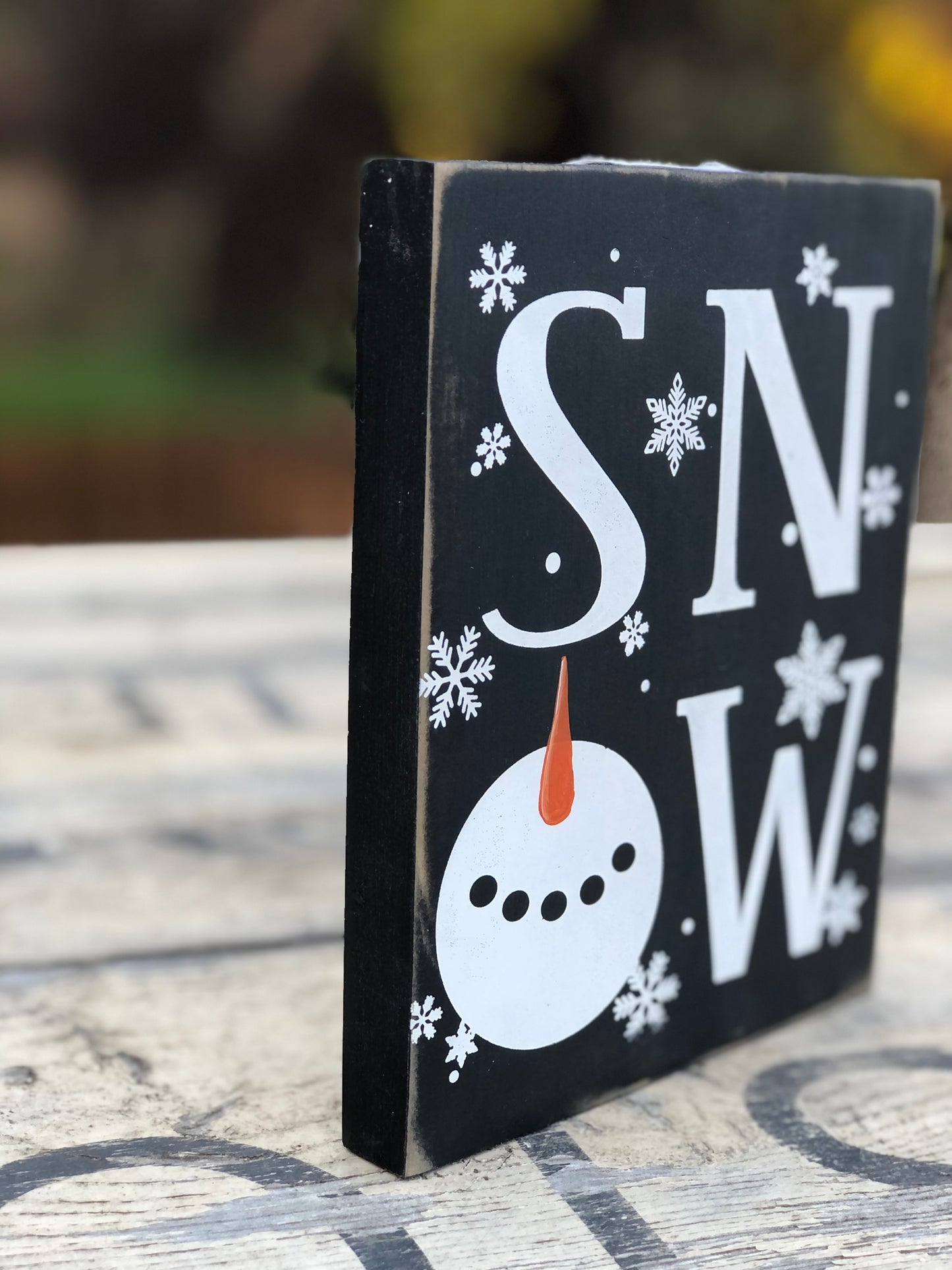 SNOWMAN PAINTED DOUBLE SIDED WITH GNOME PRINT - BLUE FLORAL AND WHITE DAISY FLORAL GNOME WITH POT HAT - WOOD SIGN