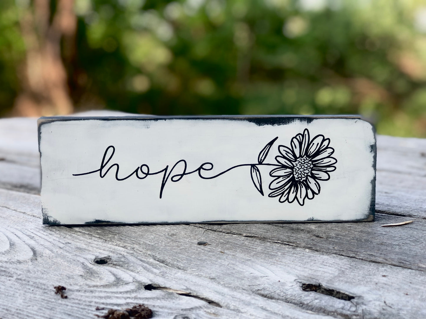 FAITH, HOPE or GRACE DAISY - WOOD SIGN