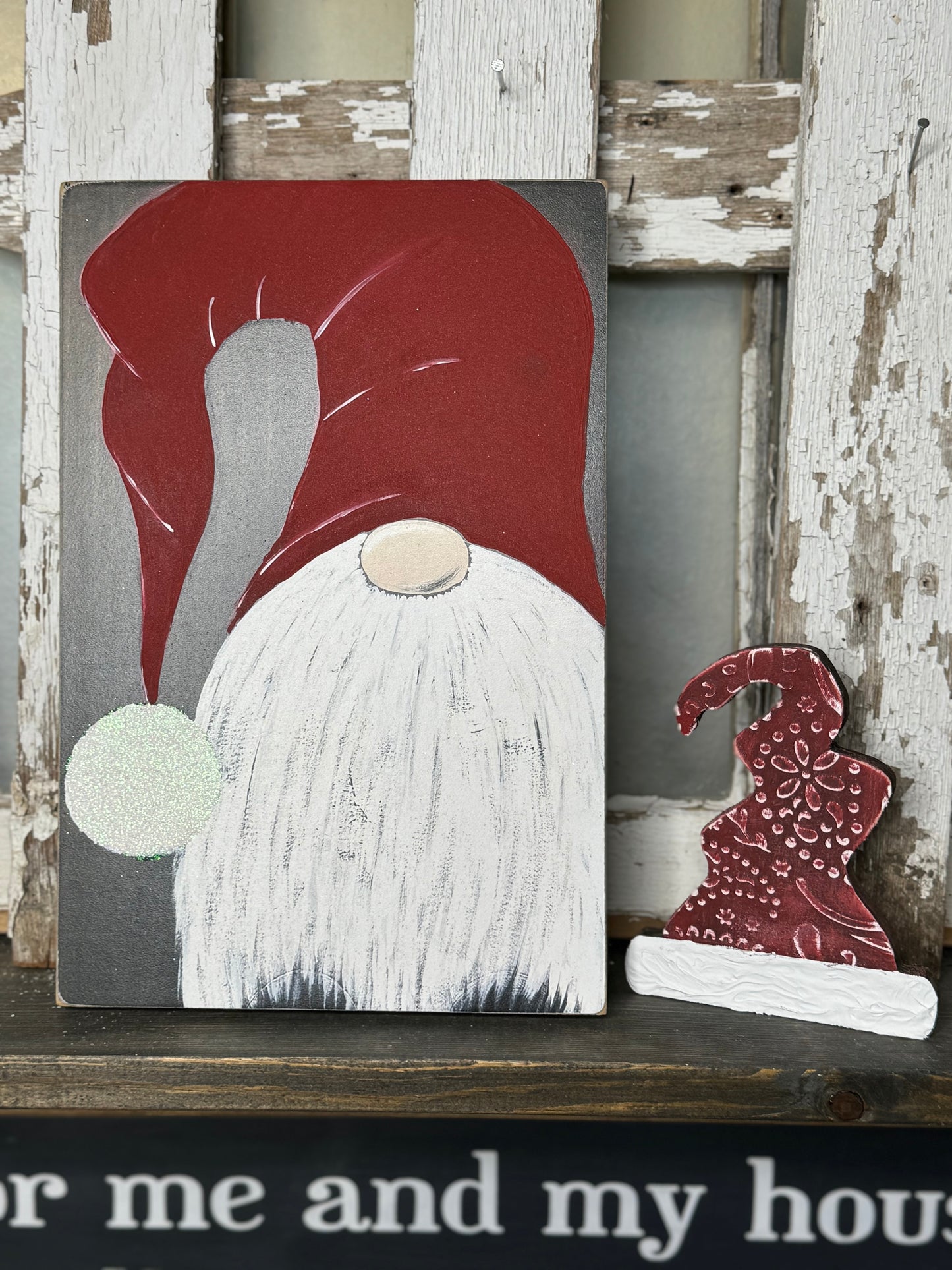 WOOD TEXTURED SANTA HATS