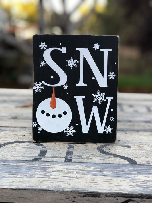 SNOWMAN PAINTED DOUBLE SIDED WITH GNOME PRINT - BLUE FLORAL AND WHITE DAISY FLORAL GNOME WITH POT HAT - WOOD SIGN