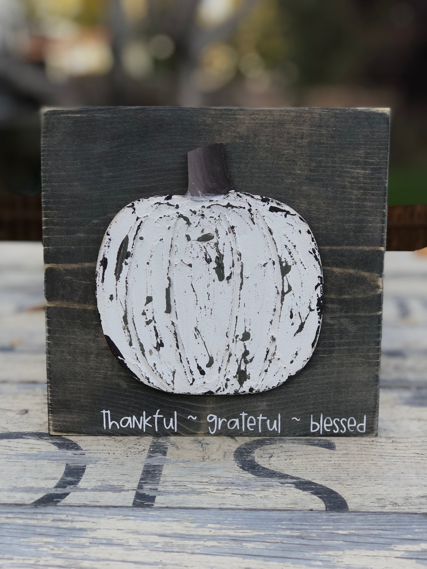 3D PUMPKIN ADHERED TO WOOD SIGN