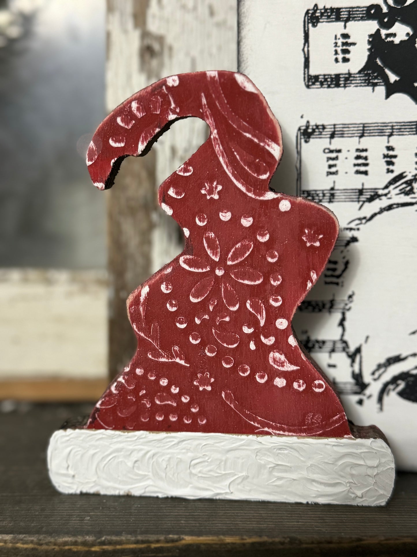 WOOD TEXTURED SANTA HATS