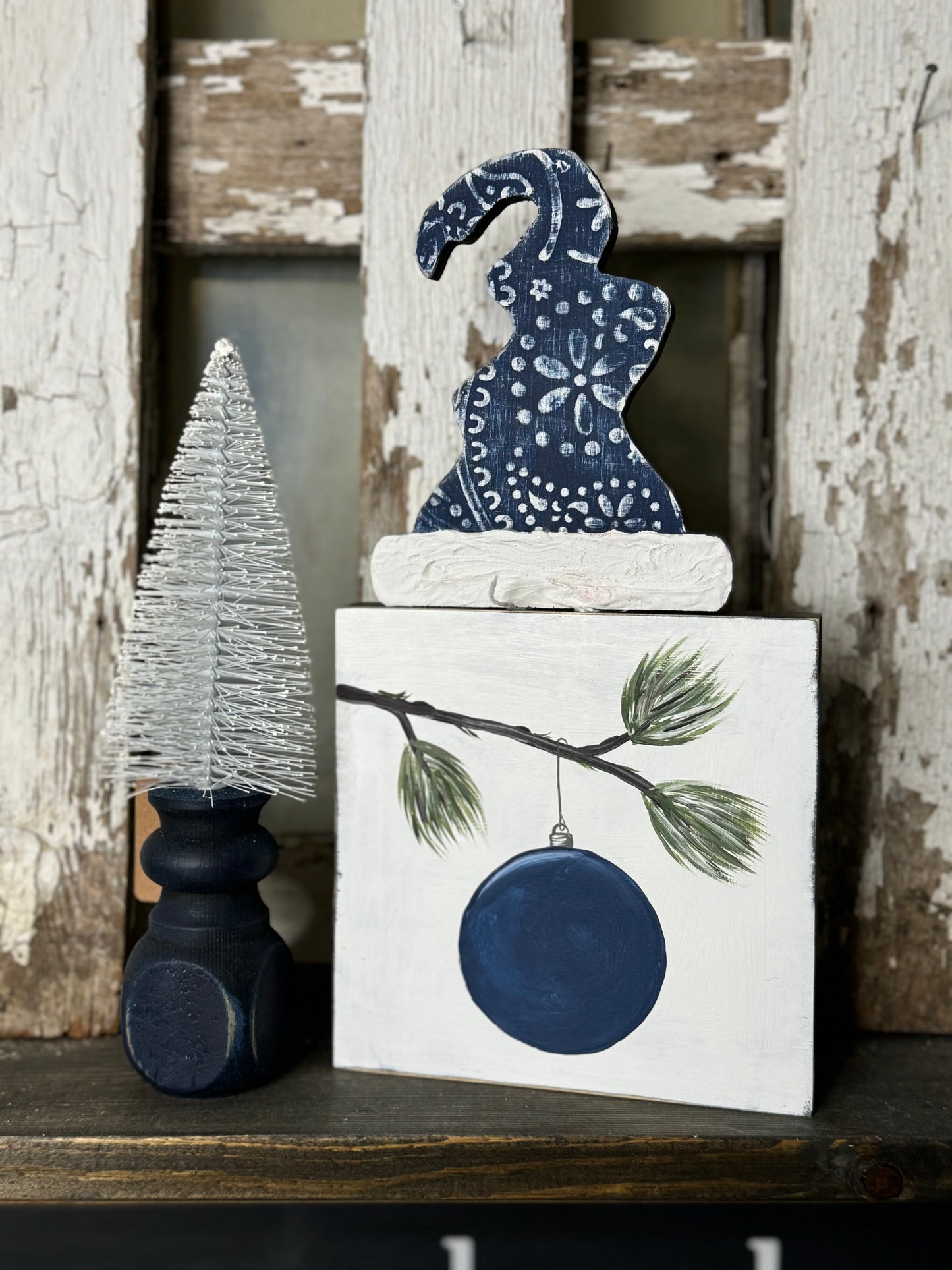 WOOD TEXTURED SANTA HATS