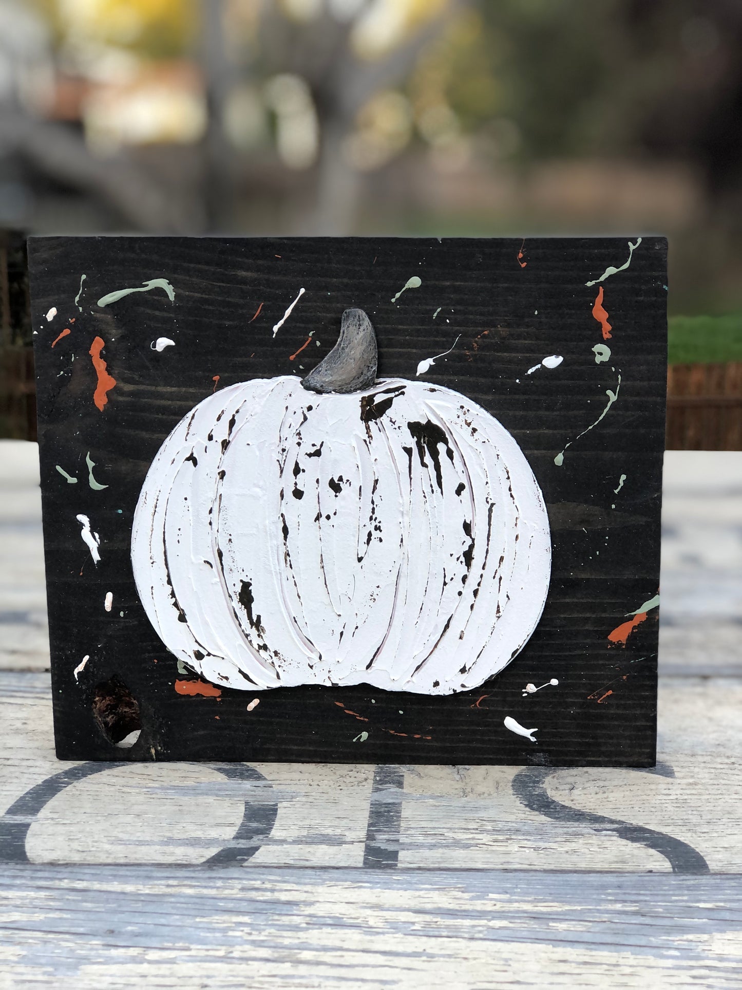 3D PUMPKIN ADHERED TO WOOD SIGN