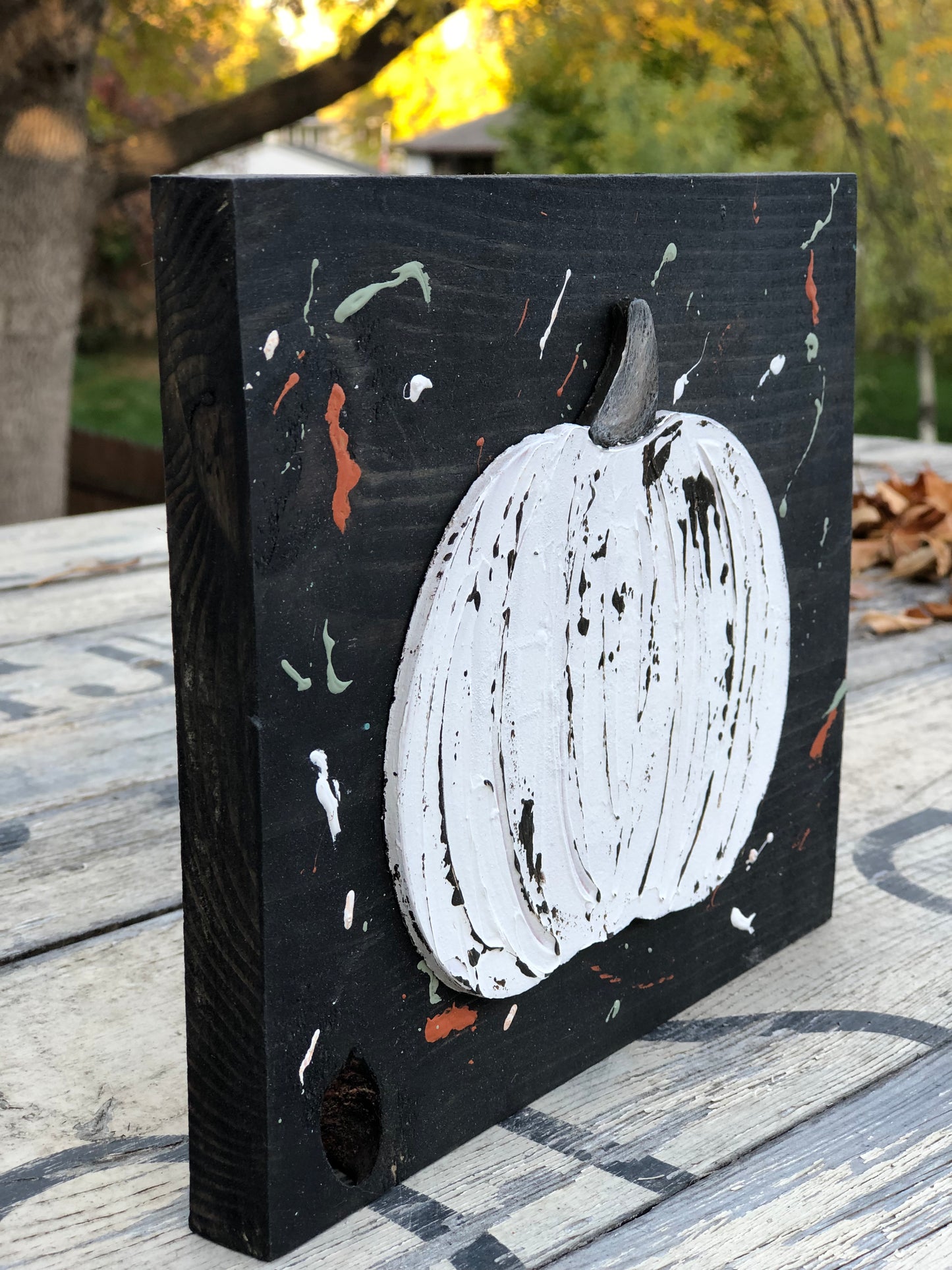 3D PUMPKIN ADHERED TO WOOD SIGN