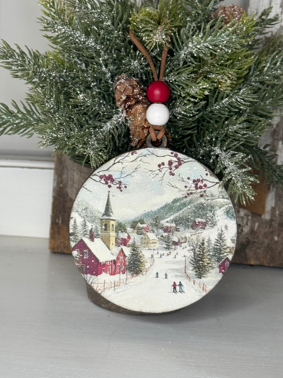 CHRISTMAS ORNAMENT- ADORABLE COZY COUNTRY ORNAMENT
