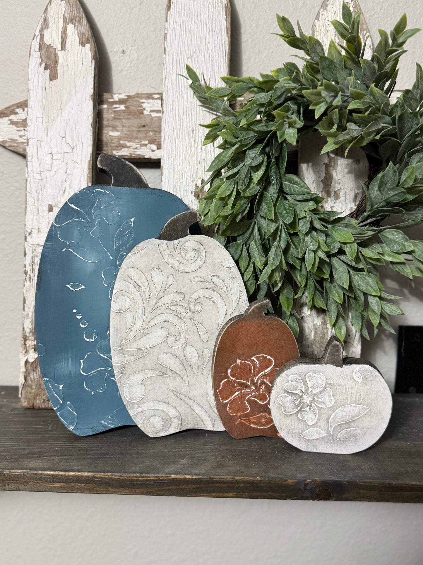 WOOD TEXTURED PUMPKINS