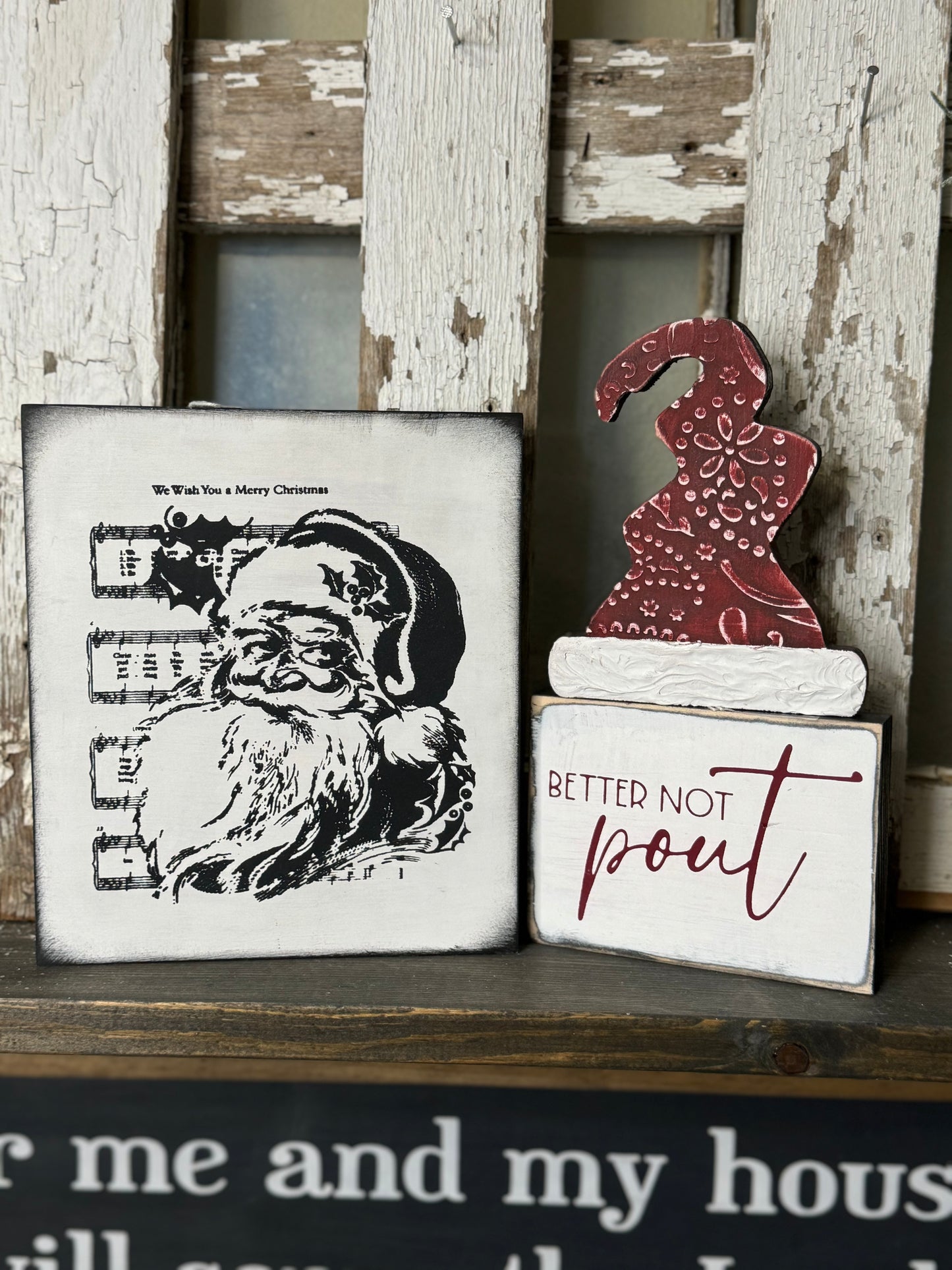 WOOD TEXTURED SANTA HATS