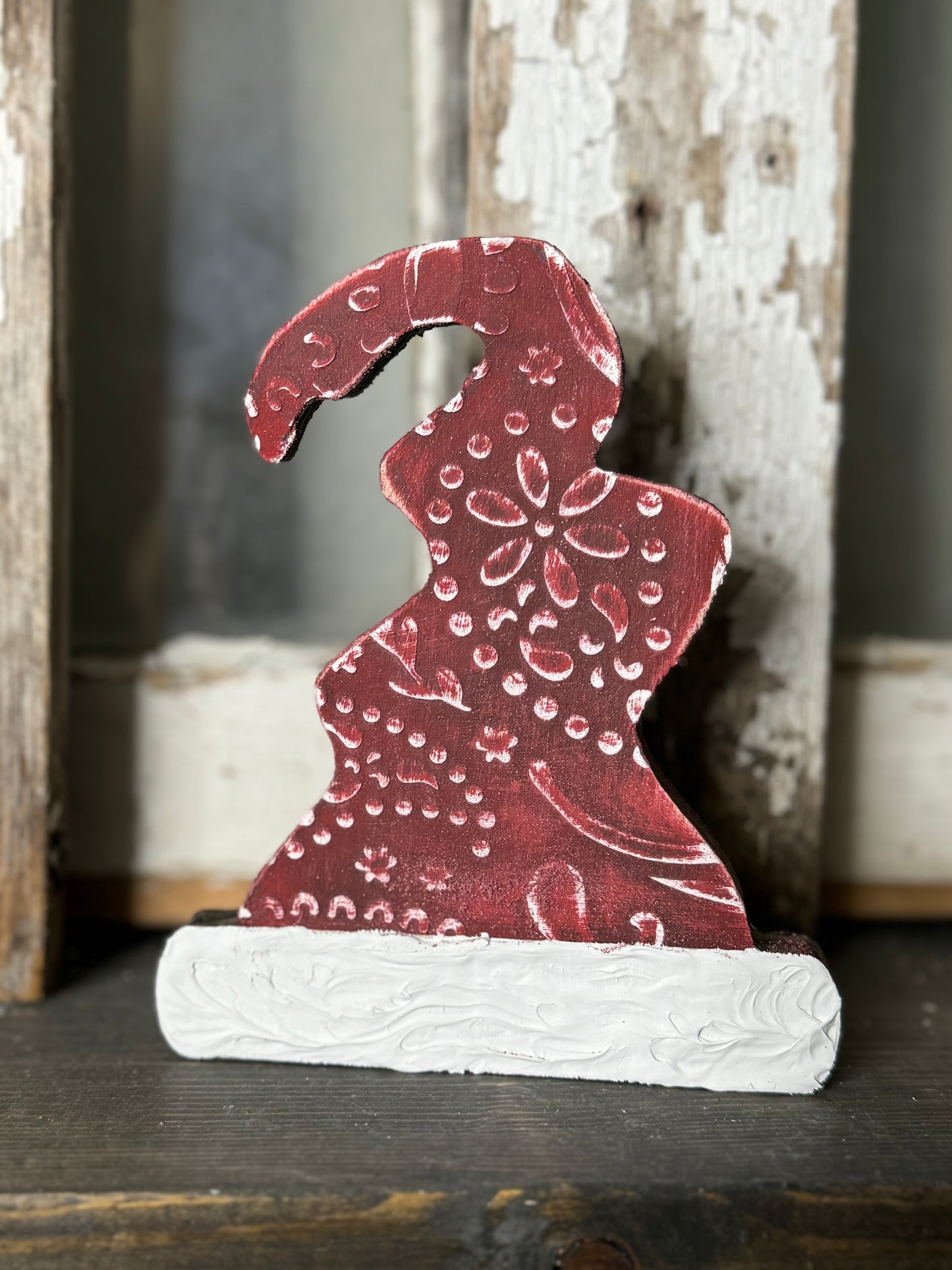 WOOD TEXTURED SANTA HATS