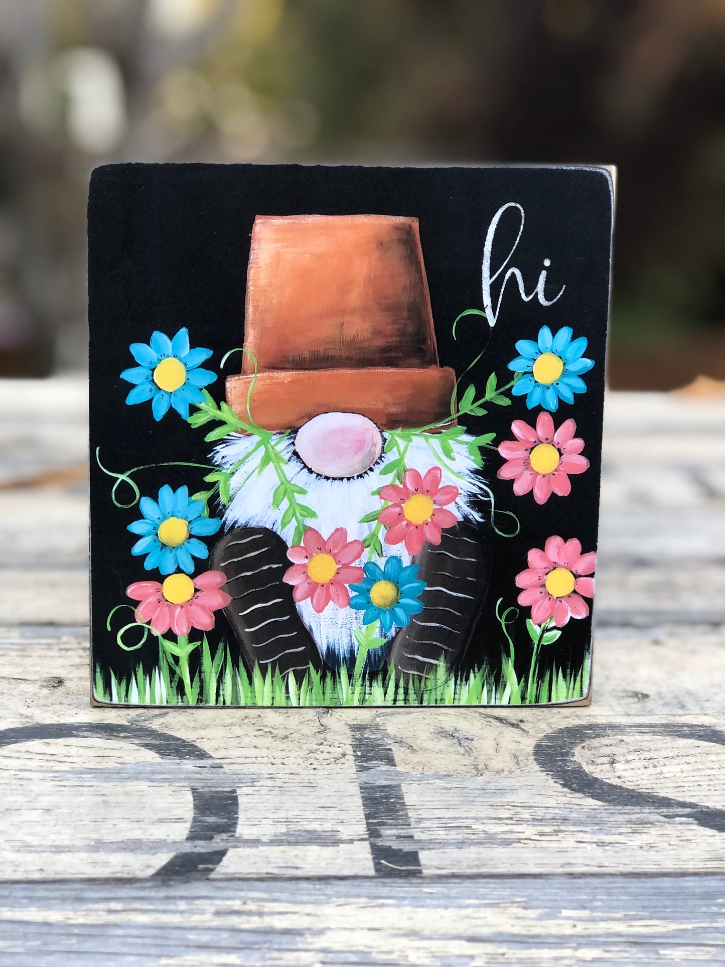 GNOME PRINT- DOUBLE SIDED CUTE GNOME WITH FLORAL POT AS A HAT SAYING HI WOOD SIGN WITH AN INSPIRATIONAL SAYING