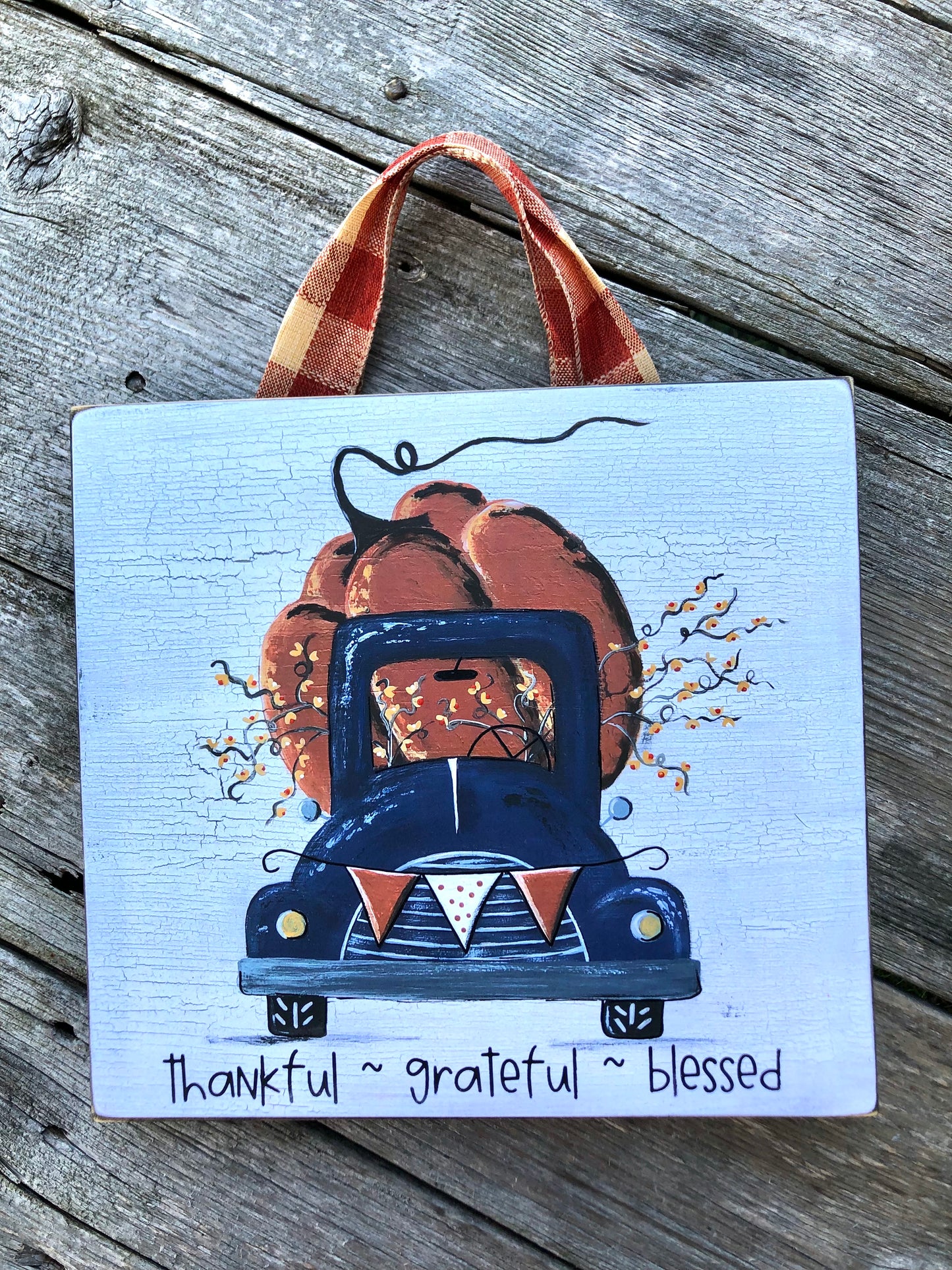 TRUCK -9.25 IN. NAVY WITH PUMPKIN PRINT - WOOD SIGN